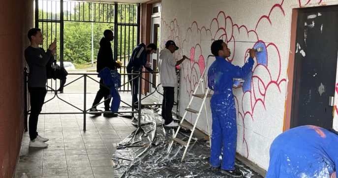 Une fresque haute en couleur à Coulaines